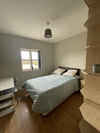 Private Room in a 2-Bed Apartment