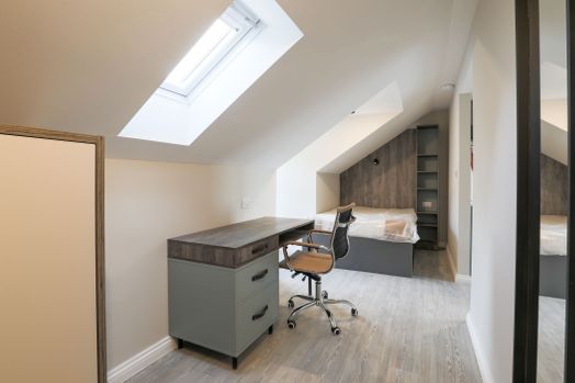 Premium Studio - Low Ceiling