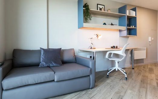 Gold Studio - Middle