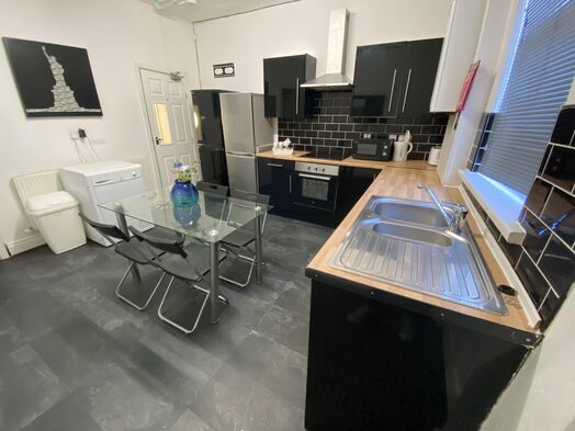 Photo of a 🏡 SPACIOUS 5-BED STUDENT HOUSE – CITY CENTRE.