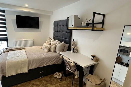 Studios - Edition II