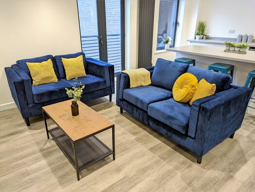 Photo of a anglo Works - flat share .