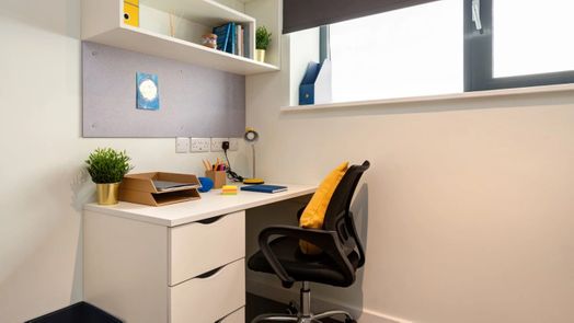 6 Bed Medium En-suite (Superior View)