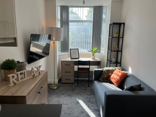 Photo of a studio 3, 1 Park Square (ground floor), Lancaster, LA1 3PX.