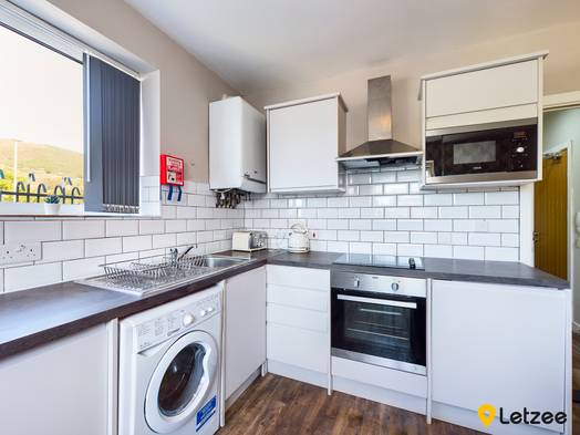 Photo of a flat 4, 110 Fabian Way SA1 8PA.