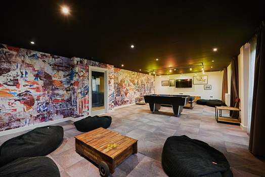 Photo of a glasgow West End.