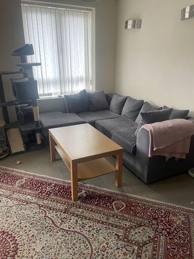 Photo of a double-bed room in a 2-bedroom flat in Newcastle-under-Lyme.