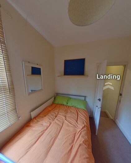 Photo of a double-bed room in a 4-bedroom house in York.
