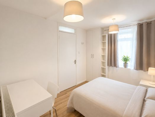 Photo of a 25 Sheffield Square.