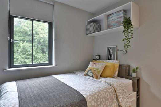 Classic 3-4 Bed Apartment