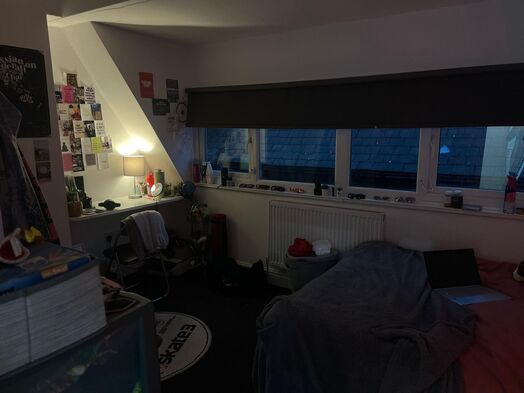 Photo of a 7-bedroom house in Leeds.