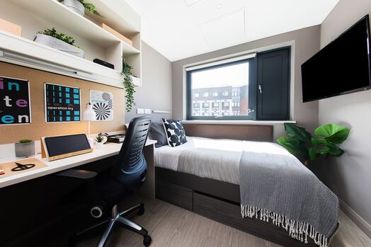 Photo of a tenancy takeover - silver studio - Eclipse, Cardiff.