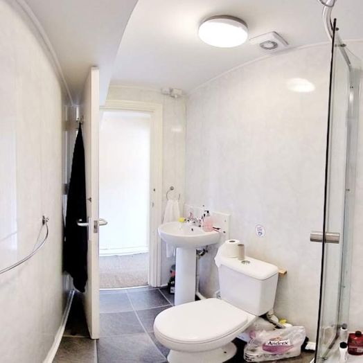 Photo of a looking for 4th female in friendly quiet house .