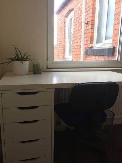 Photo of a large Double room in a 4-bed house easy access Uni/Medical School.
