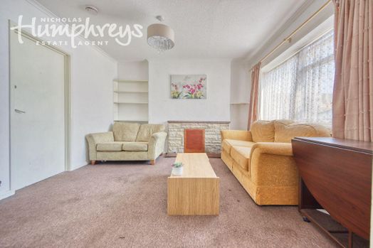 Photo of a 17 Mead Way.