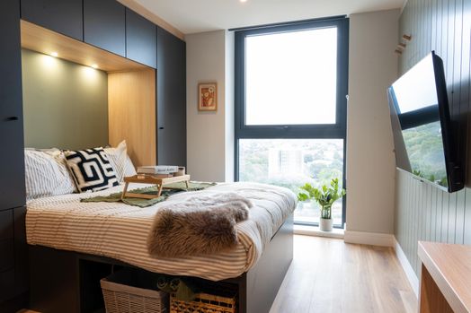 Classic Studio, Penthouse