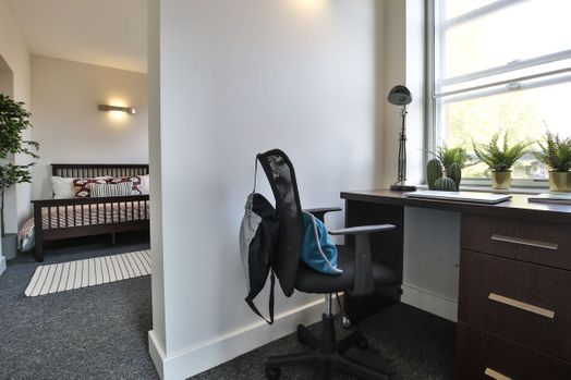 Classic Bigger 1-Bed Apartment