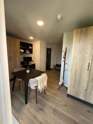 Photo of a sTUDIO AVAILABLE @ GUILDFORD PLAZA, COUPLES OK!.