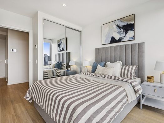 1 Bedroom, 1 Bathroom with Study Nook