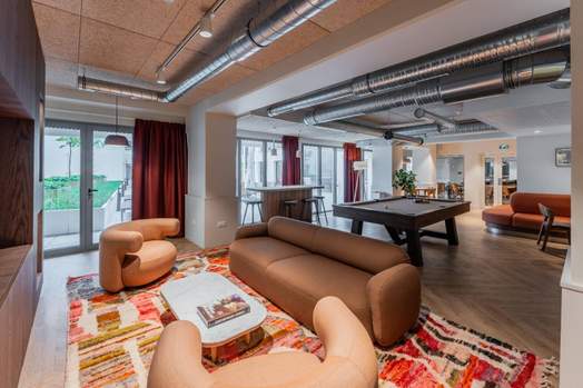 Photo of a canvas Paris La Defense Students.