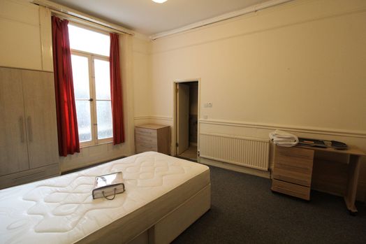 Photo of a 5 Bedroom Flat Share.