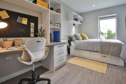 Classic 6-Bed Shared House