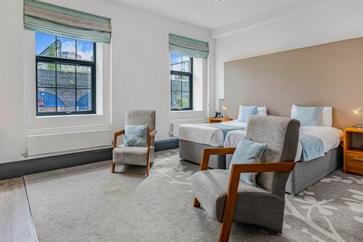 Deluxe Studio Apartment
