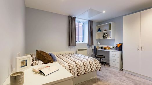 5 Bed Standard Studio