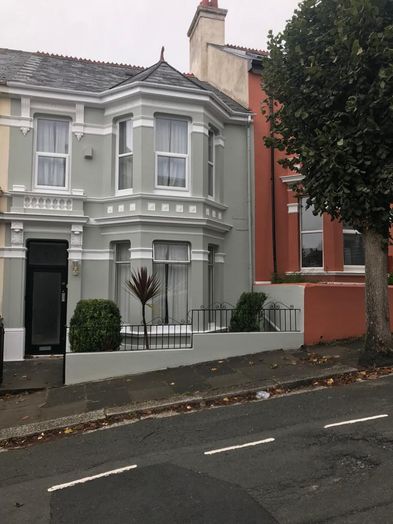 Photo of a 15, Diamond Avenue.