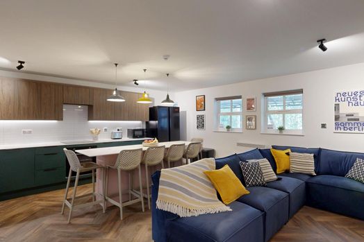 Standard 6 Bedroom (Non-Ensuite)