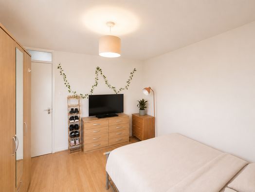 Photo of a 25 Sheffield Square.