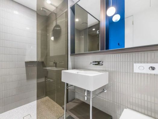 Photo of a belong Melbourne CBD – Luxury 2 Bedroom Apartment Near Top Universities.