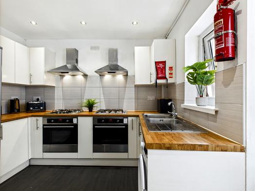 Photo of a 142 King Edwards Road - 7 bed.