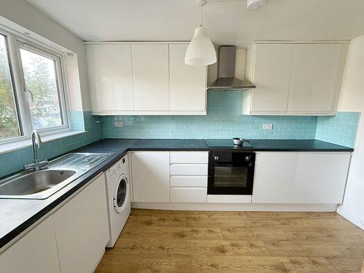 Photo of a 4 bedroom student house in Kingston Upon thames.