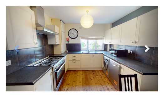 Photo of a double-bed room in a 7-bedroom house in Birmingham.