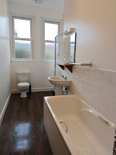 Photo of a spacious 4-Bedroom Flat to Let – Marchmont Road, Edinburgh.
