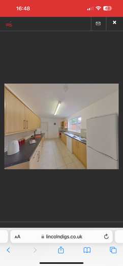 Photo of a double-bed ensuite room in a 6-bedroom house in Lincoln.