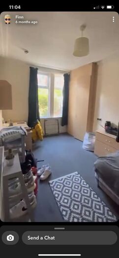Photo of a double-bed room in a 5-bedroom house in Leeds.