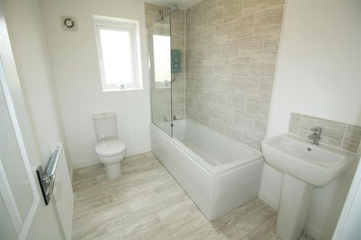 Photo of a 8 Laund Gardens, Lancaster, LA2 0LE.