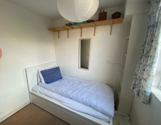 Photo of a single room in 2-bed flatshare.