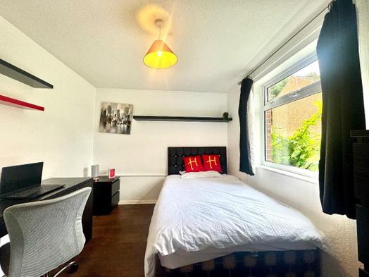 Photo of a 28 Forrester Close.