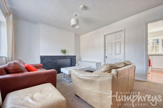 Photo of a 19 Mead Way.
