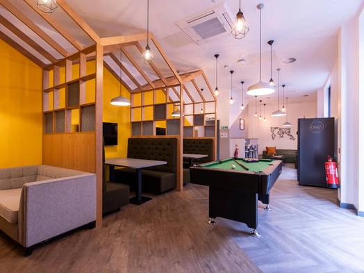 Photo of a bailey Street.