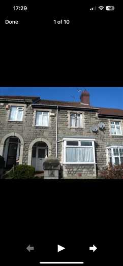 Photo of a double bed room in 6-bedroom house in Bristol.