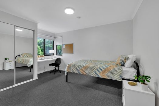 5 Bedroom Apartment West Single