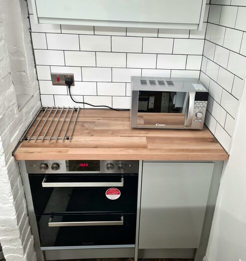 Photo of a 1 ROOMS AVAILABLE - Adelaide Terrace 5 bedroom House.
