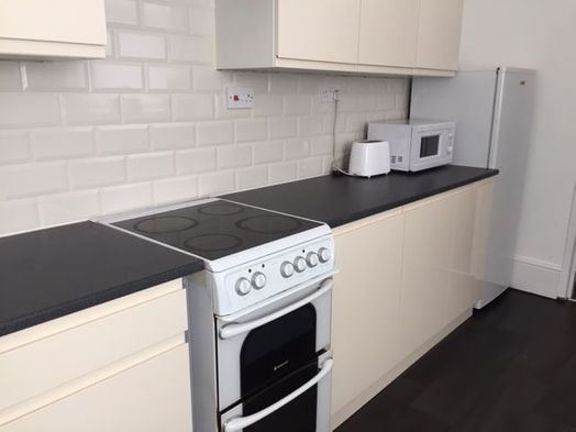 Photo of a large Double room in a 4-bed house easy access Uni/Medical School.
