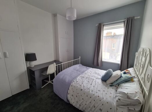 Photo of a 4-bedroom house in Stoke-on-Trent.