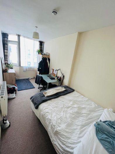 Photo of a 61B, Ebrington Street.