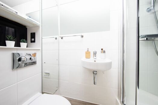 Photo of a tenancy takeover - silver studio - Eclipse, Cardiff.